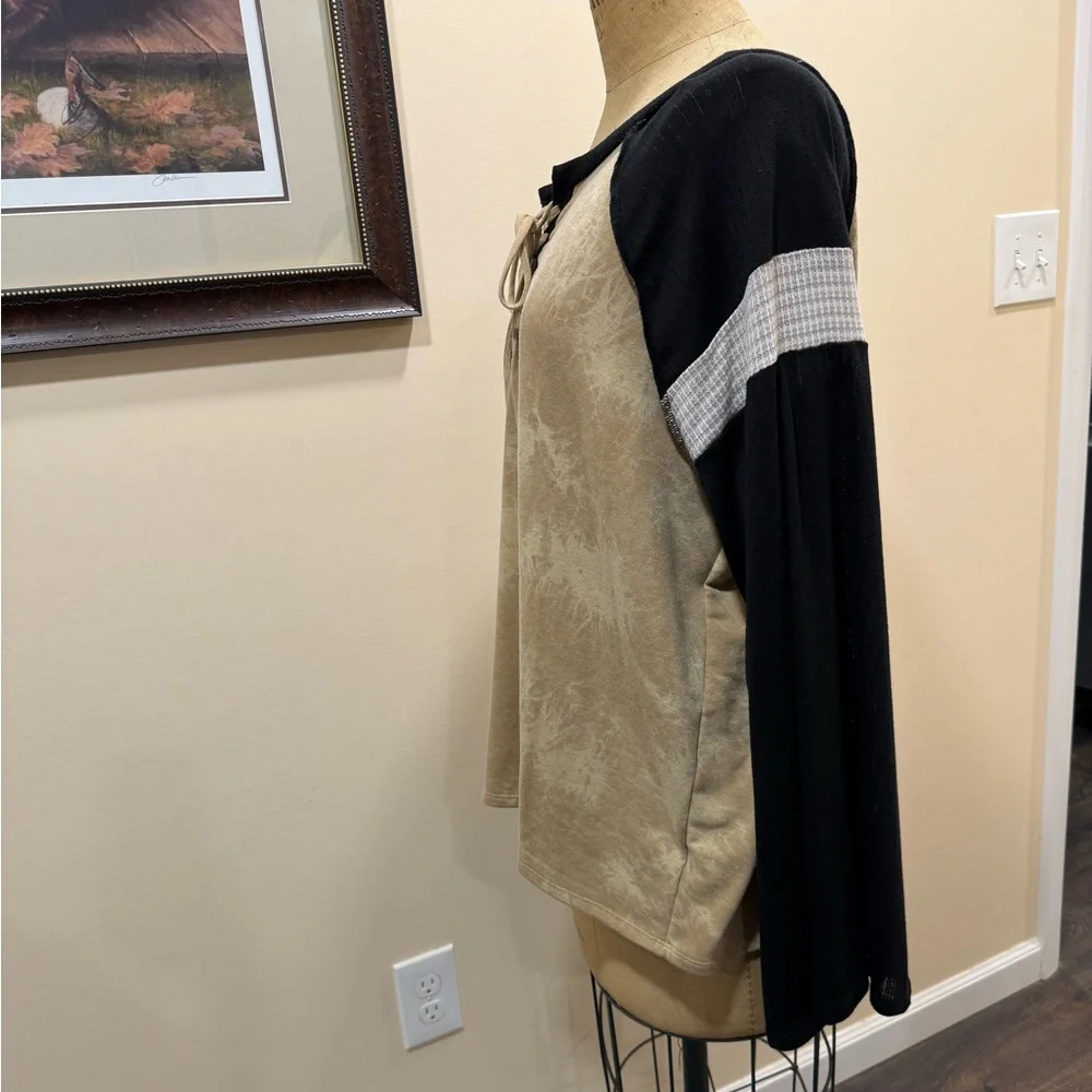 Sugarfox Beige and Black Lace-Up Long Sleeve Top - Picture 6 of 9